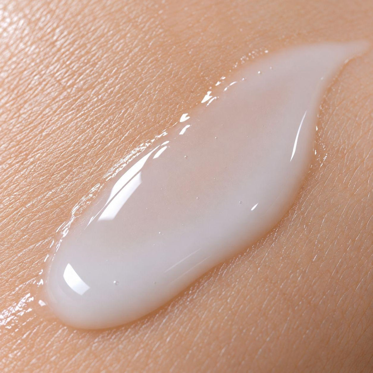 Simple Balance Firming Lotion CO süt kıvamlı losyon dokusu