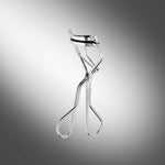 Shiseido Eyelash Curler kirpik kıvırıcı, stüdyo çekimi